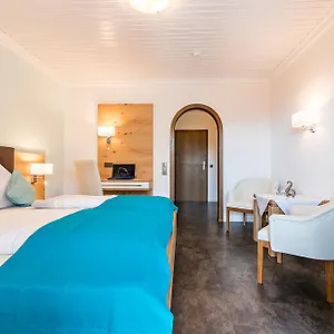 grafliches-hotel-alte-post.com-bavaria.com/